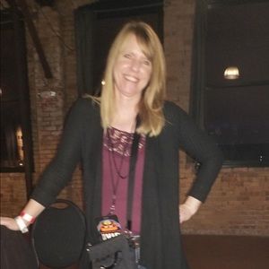 Meet your Posher, Debbie